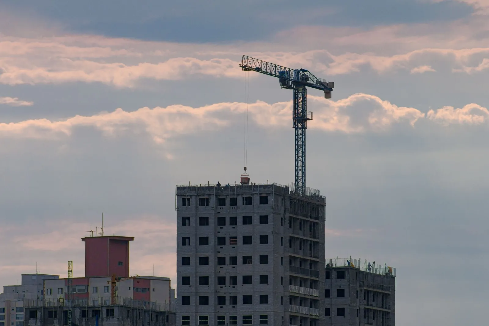 A Stonebridge site with a tower crane